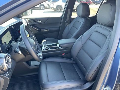 New 2026 Chevrolet Equinox LT w/ Convenience Package II AWD/4WD image 11