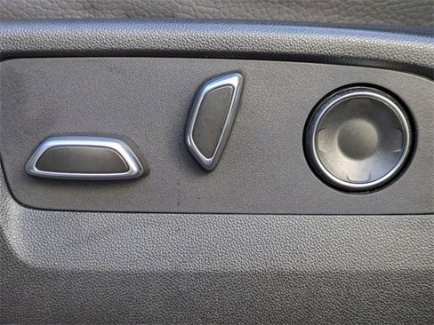 Used 2024 GMC Yukon Denali w/ Advanced Technology Package image 22