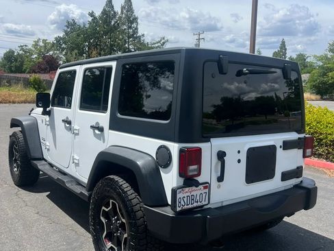 Used 2018 Jeep Wrangler Unlimited Sport S AWD/4WD image 7