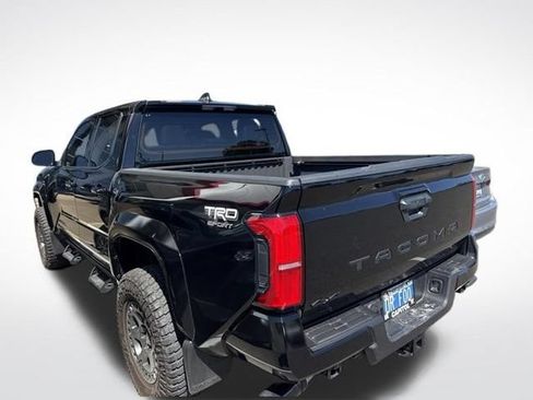 Used 2025 Toyota Tacoma TRD Sport AWD/4WD image 3