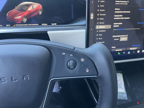 Used 2021 Tesla Model S Plaid image 44