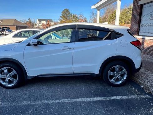 Used 2016 Honda HR-V EX image 23