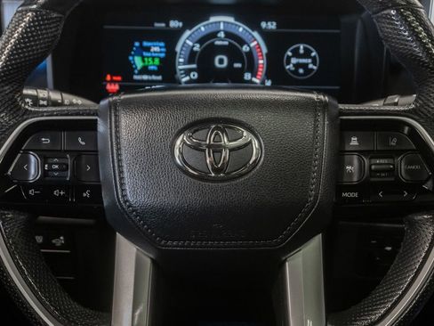 Used 2024 Toyota Tundra Platinum AWD/4WD image 16