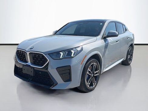Certified 2025 BMW X2 xDrive28i image 8