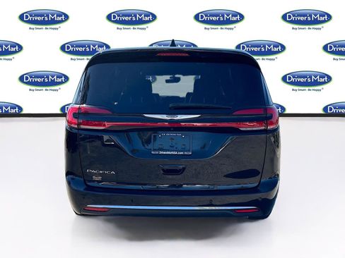 Used 2025 Chrysler Pacifica Select FWD image 6