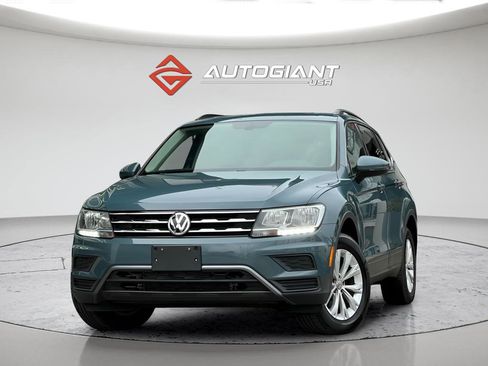 Used 2019 Volkswagen Tiguan SE w/ Panoramic Sunroof Package image 1