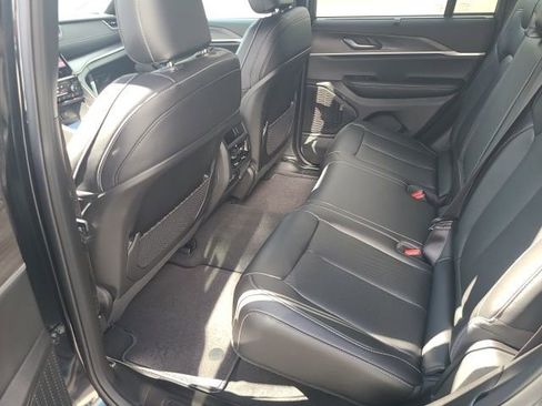 New 2025 Jeep Grand Cherokee Limited w/ Luxury Tech Group II image 22