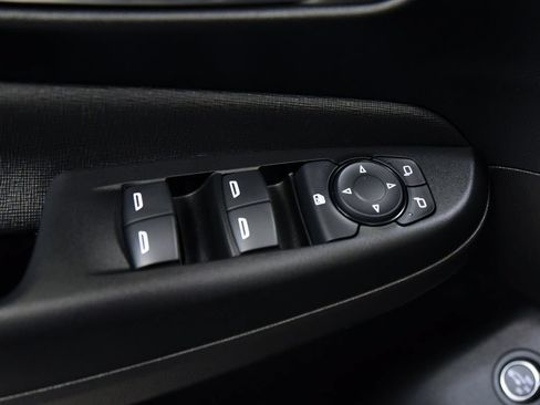 Used 2025 Buick Envista Avenir FWD image 29