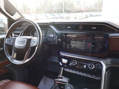 Used 2024 GMC Sierra 1500 Denali Ultimate image 32