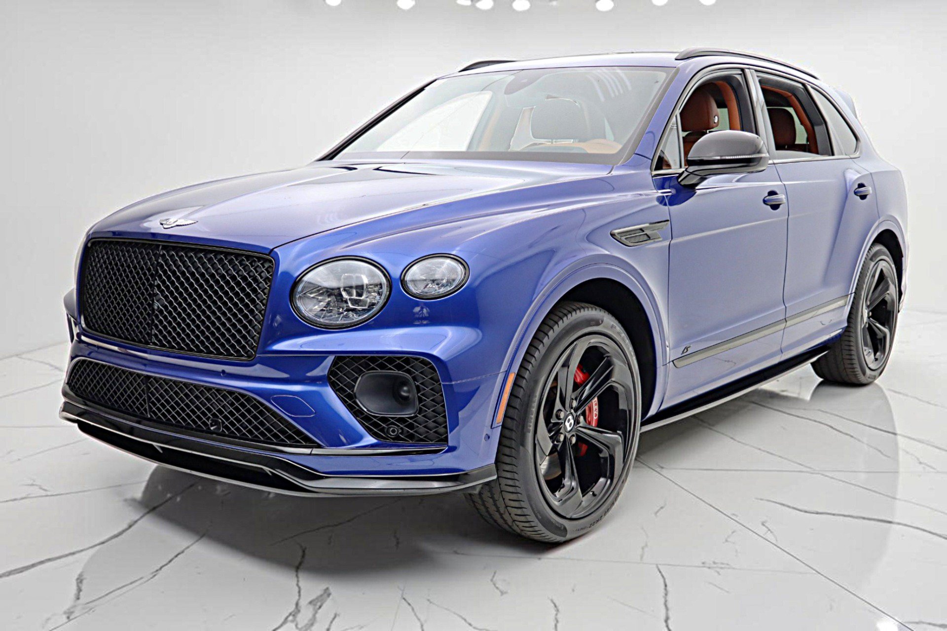 Certified 2022 Bentley Bentayga AWD/4WD image 2