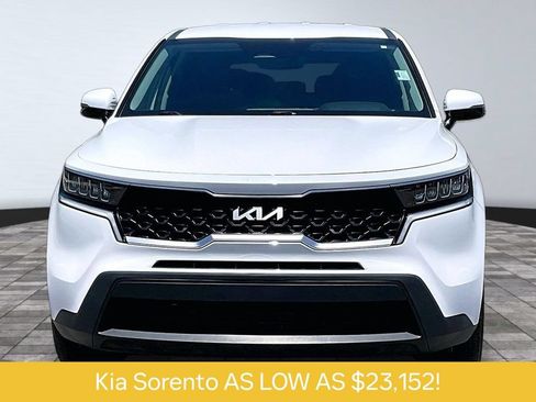 Used 2023 Kia Sorento LX FWD image 3