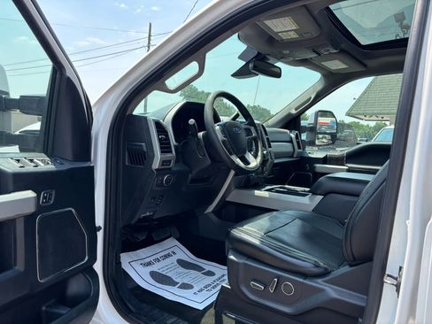 Used 2019 Ford F250 Lariat w/ Lariat Ultimate Package AWD/4WD image 20