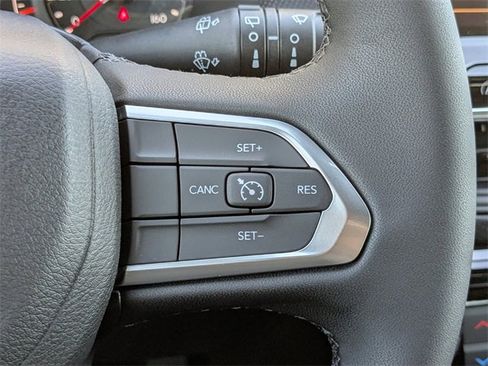 New 2026 Jeep Compass Latitude image 25