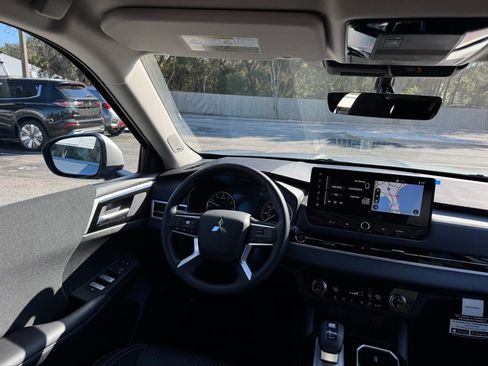 New 2026 Mitsubishi Outlander ES FWD image 23