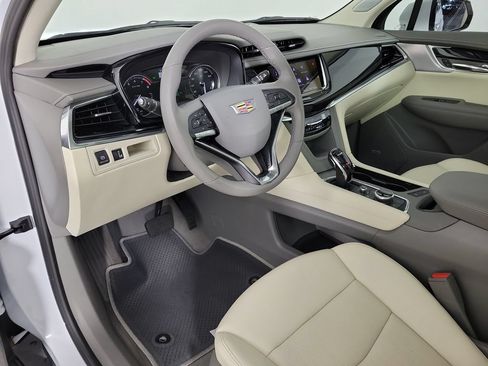 Used 2025 Cadillac XT6 Premium Luxury FWD image 20