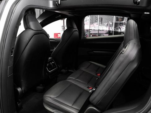 Used 2022 Tesla Model X image 33