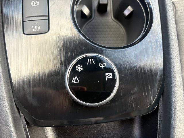 Used 2023 Nissan Rogue SV AWD/4WD image 16