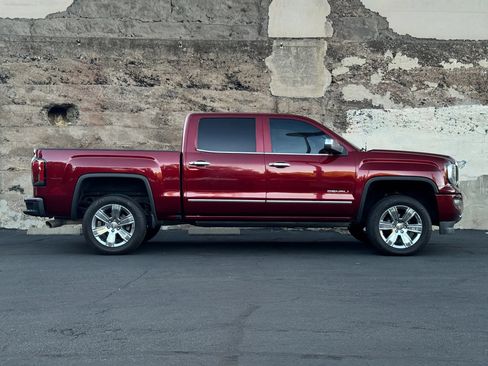 Used 2017 GMC Sierra 1500 Denali RWD image 3