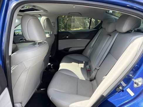 Used 2016 Acura ILX FWD image 9