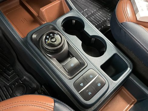 Used 2022 Ford Maverick Lariat w/ Lariat Luxury Package FWD image 32