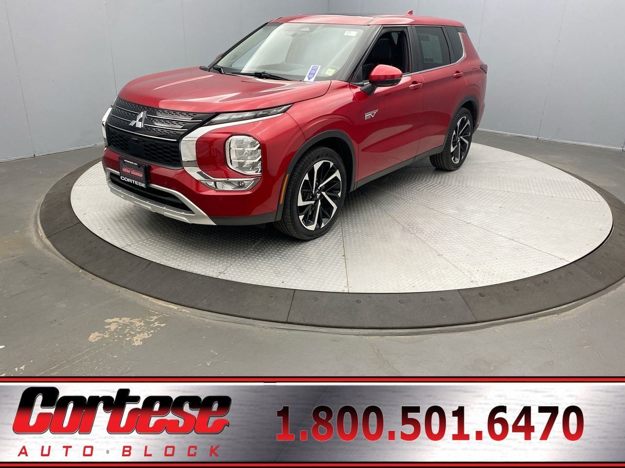 Used 2023 Mitsubishi Outlander SE AWD/4WD image 1