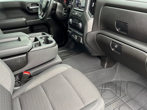 Used 2024 Chevrolet Silverado 1500 Custom image 12