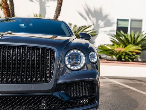 Used 2024 Bentley Flying Spur S V8 image 10