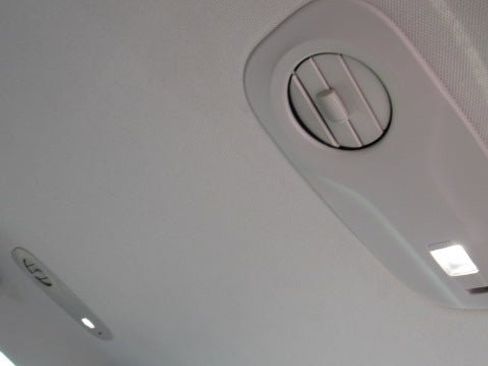 Used 2024 Chrysler Pacifica Touring-L image 11