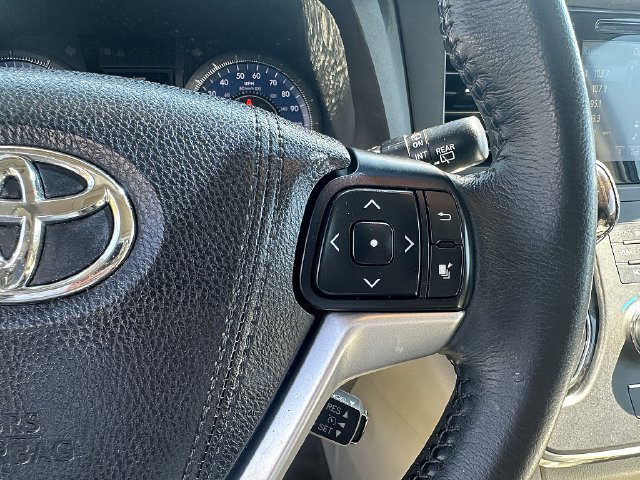 Used 2015 Toyota Sienna XLE Premium FWD image 26