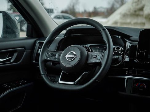 New 2025 Nissan Pathfinder SL w/ Lighting Package (N92) image 17