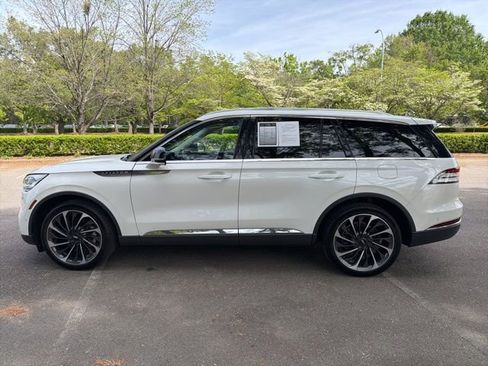 Used 2023 Lincoln Aviator Reserve w/ Equipment Group 201A image 3