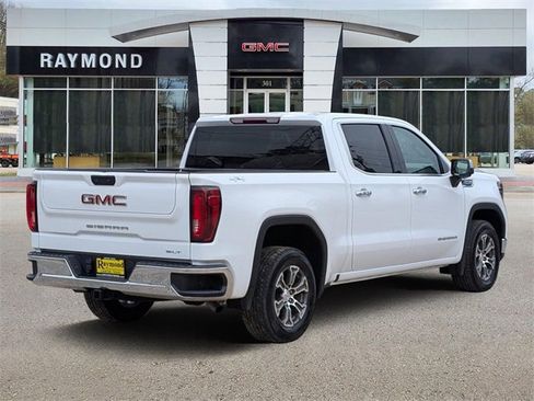 Used 2025 GMC Sierra 1500 SLT image 4