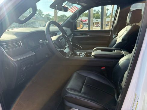Used 2023 Jeep Wagoneer Series III w/ Preferred Equipment Group RWD image 13