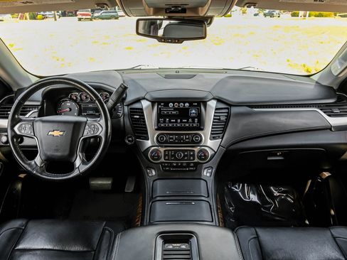 Used 2020 Chevrolet Tahoe Premier AWD/4WD image 11