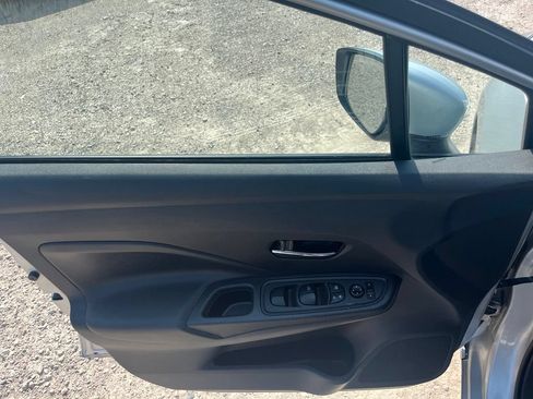 Used 2025 Nissan Versa SV FWD image 17