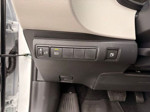 Used 2026 Toyota Corolla LE image 22