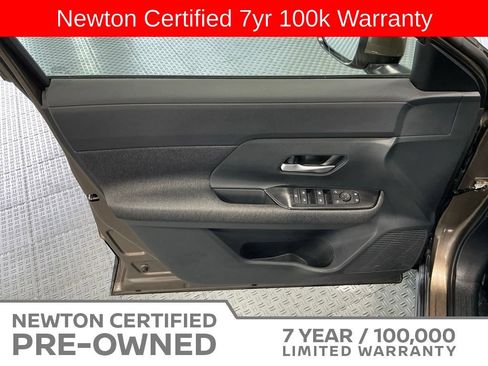 Used 2025 Nissan Kicks SV FWD image 34