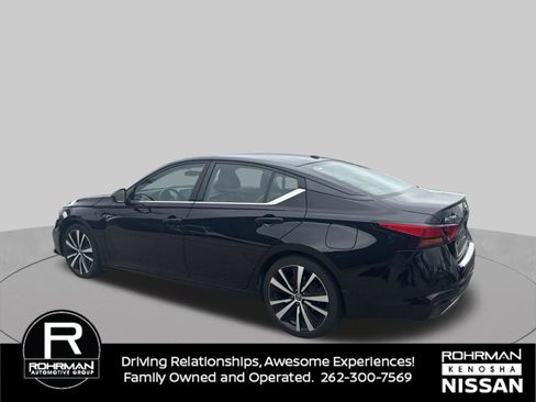 Used 2020 Nissan Altima 2.5 SR FWD image 3