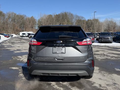 Used 2023 Ford Edge SEL image 9