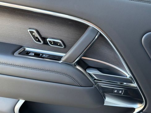 New 2026 Land Rover Range Rover Long Wheelbase SE image 30