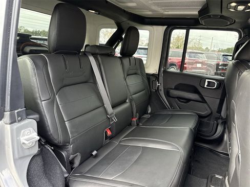 Used 2022 Jeep Wrangler Unlimited Sahara w/ Cold Weather Group image 26