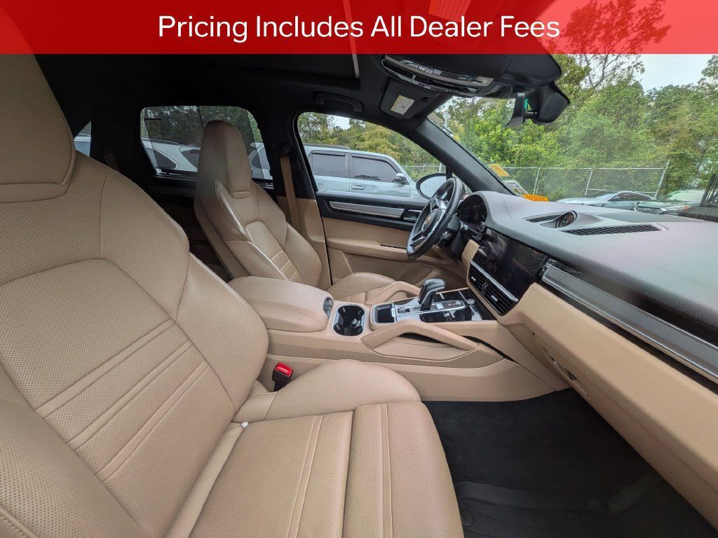 Used 2023 Porsche Cayenne Platinum Edition AWD/4WD image 9