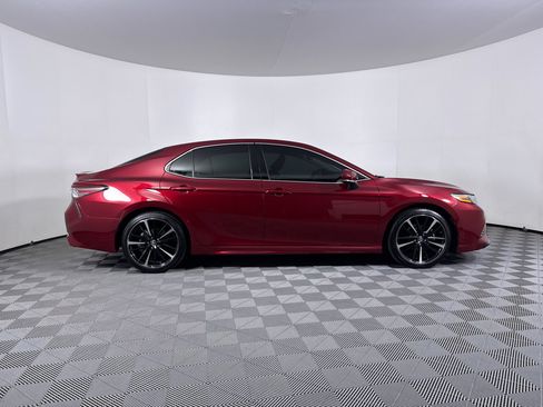 Used 2018 Toyota Camry XSE FWD image 12