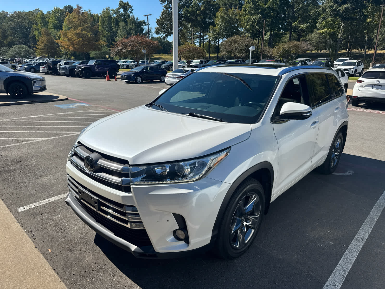 Used 2018 Toyota Highlander Limited Platinum AWD/4WD image 2