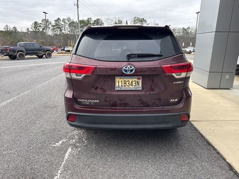 Used 2019 Toyota Highlander XLE image 8