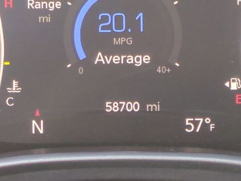 Used 2023 Chrysler Pacifica Touring-L image 34