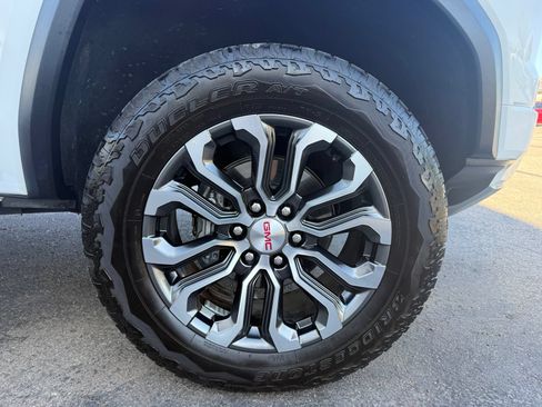 Used 2024 GMC Canyon Denali AWD/4WD image 43