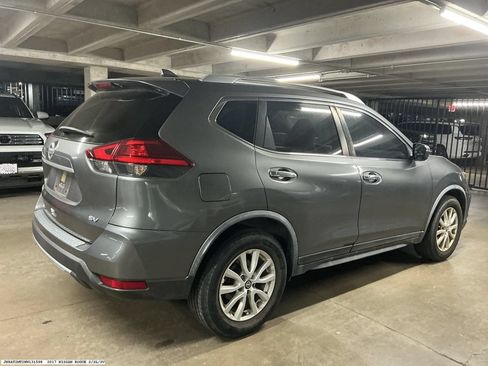 Used 2017 Nissan Rogue SV FWD image 5