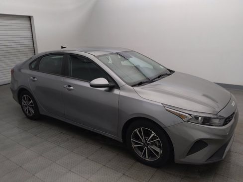 Used 2022 Kia Forte LXS FWD image 11