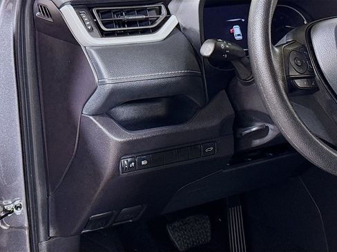Used 2025 Toyota RAV4 XLE w/ Convenience Package FWD image 8